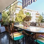 100Mq Deluxe Apt - Walk To Beach - Private Parking