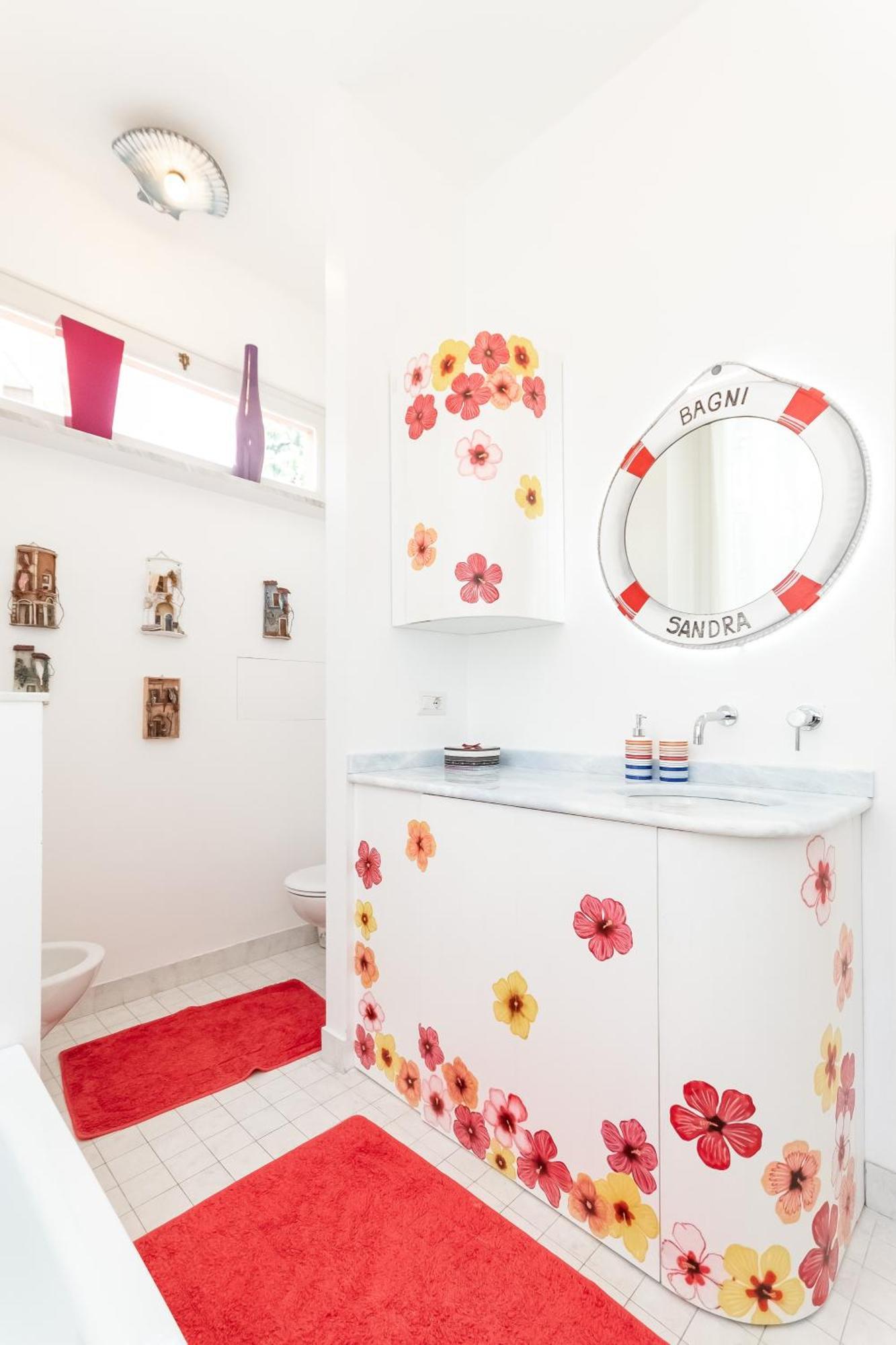100mq Deluxe - Walk To - Private Parking Apartment