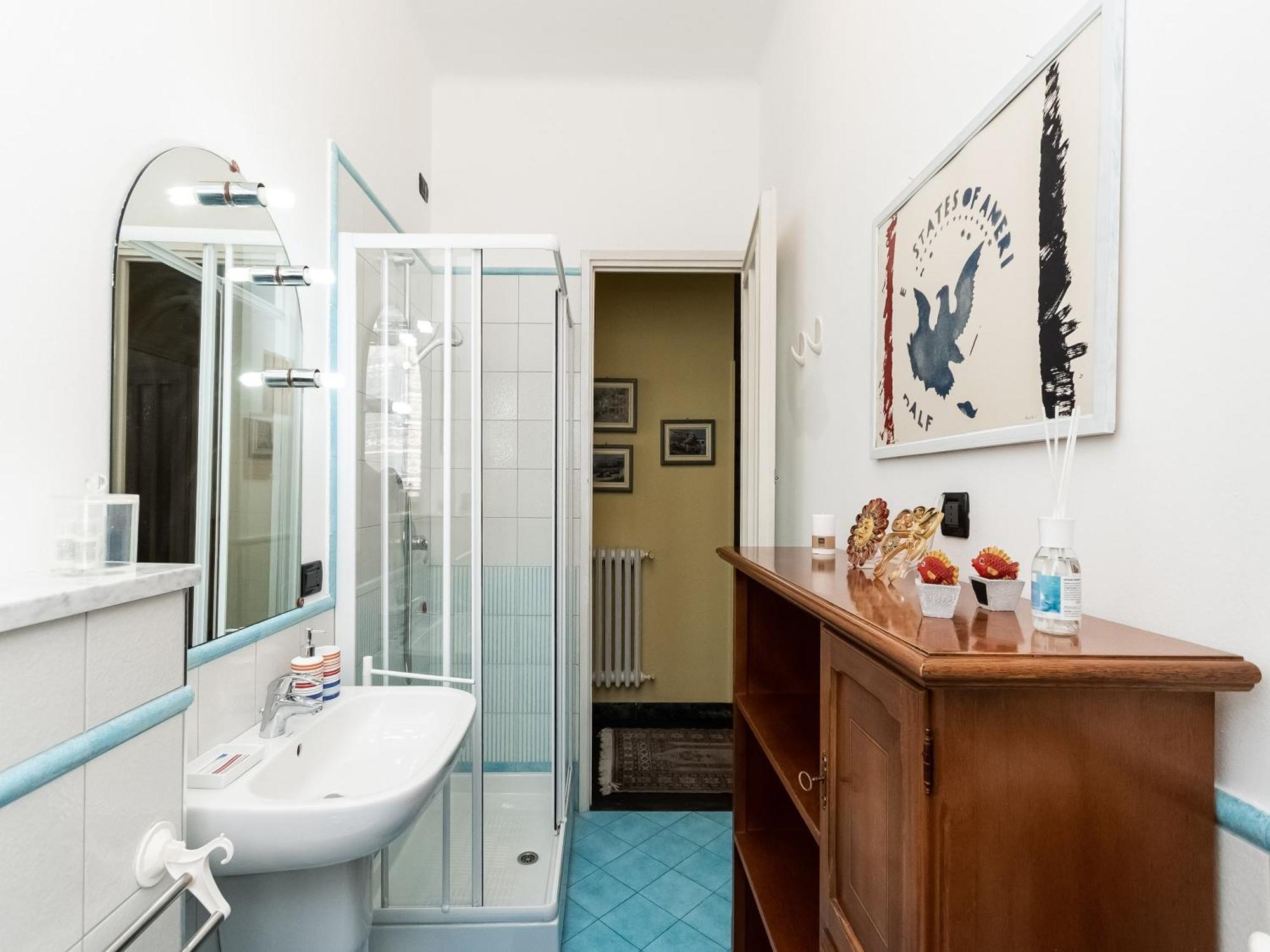 100mq Deluxe - Walk To - Private Parking Apartment