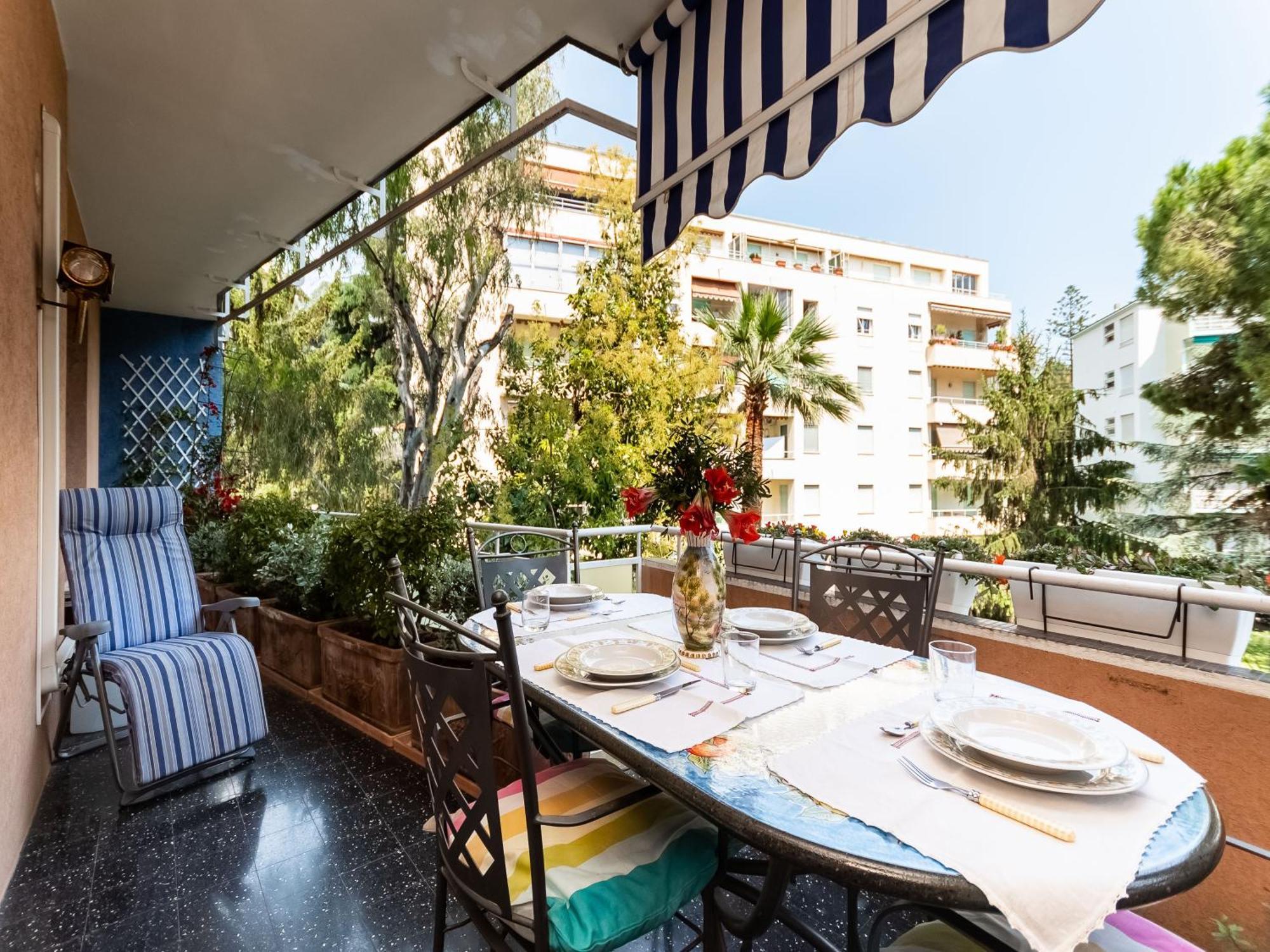 100mq Deluxe - Walk To - Private Parking *