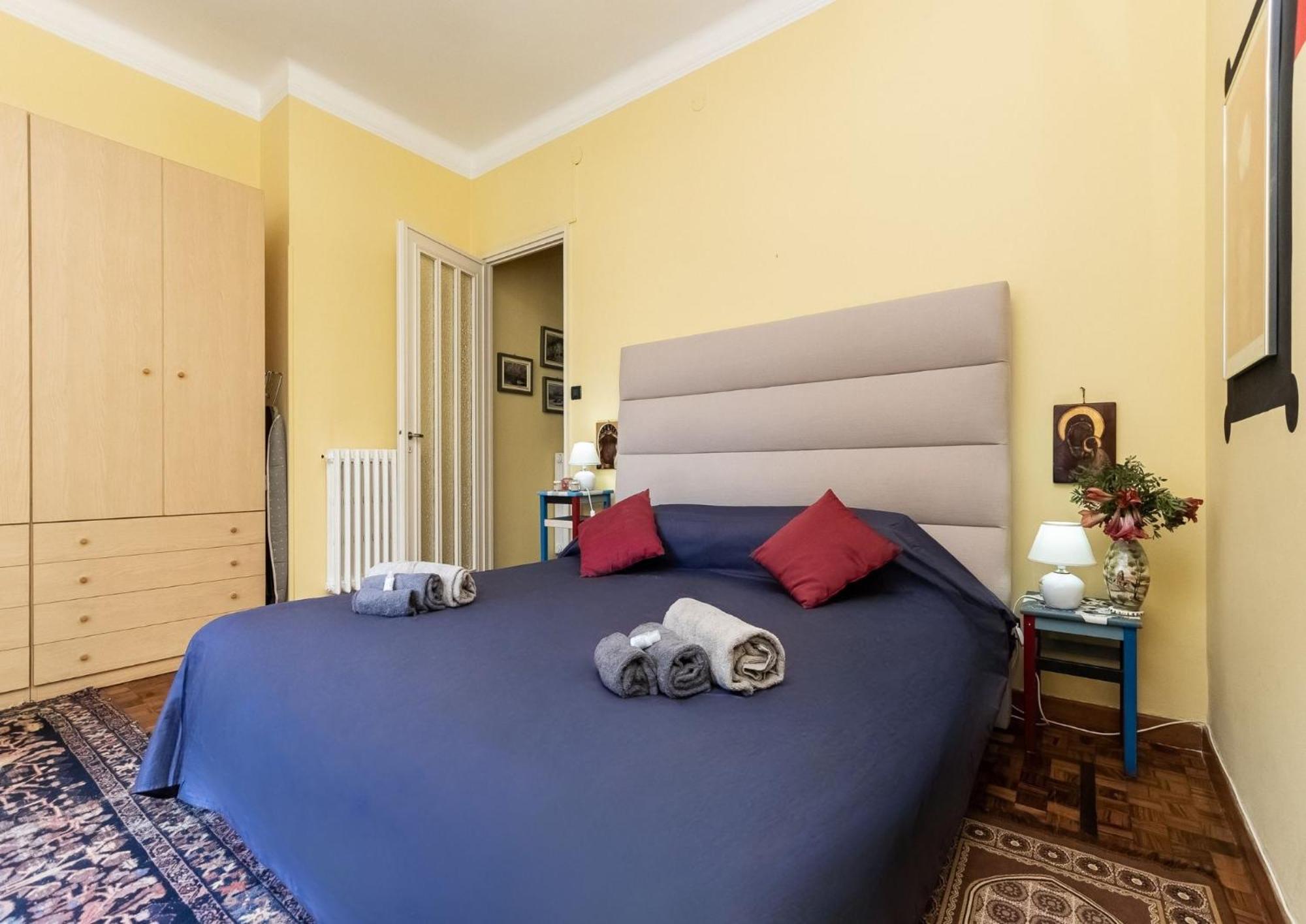 100mq Deluxe - Walk To - Private Parking Apartment